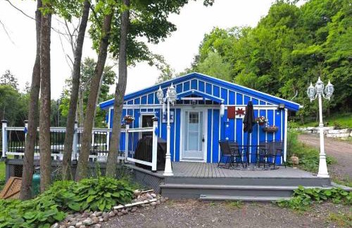 Mulmur Apartment | Renovated 2 Bedroom Cottage with Creek view