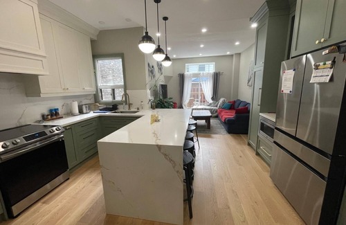 Parkdale House | Renovated 2-Bedroom Home Roncesvalles Village, Toronto-Inquire Short Stays