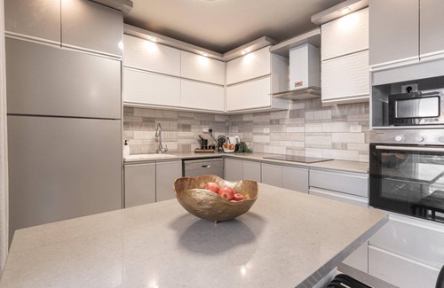 Jerusalem City Centre Apartment | Renovated 2 BR with 2 BTH front Mamilla Mall