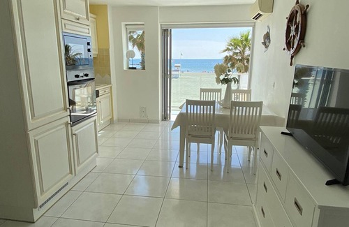 La Jetee Apartment | Renovated 2-room apartment with sea view, air conditioning and balcony, near shops