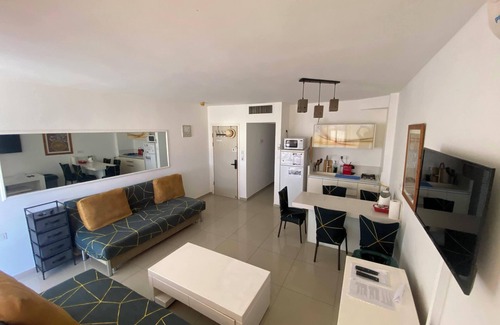 Eilat Apartment | Renovated 2-Room Seaview Apt Free Parking Clean & Fully Equipped