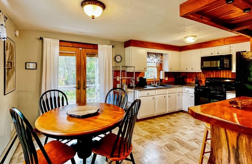 Bethel House | Renovated 2-story home with game room, firepit, foosball, air hockey near skiing