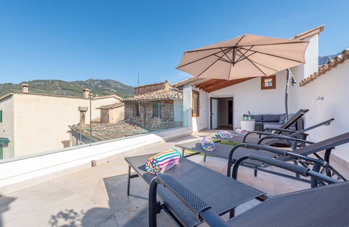 Biniaraix House | Renovated 2020. Stylish modern Townhouse In The Centre of Soller