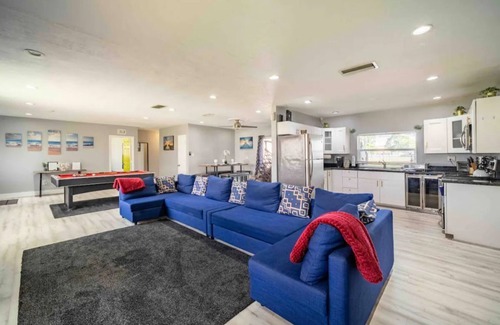 Miami Gardens House | RENOVATED 2022-HEATED Pool Home In Gated Community