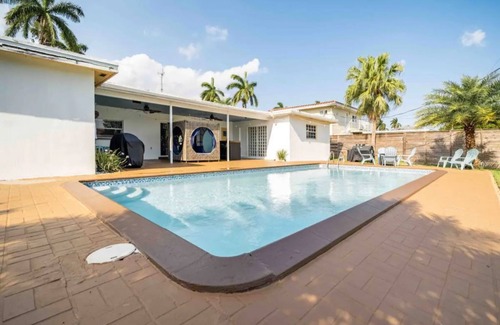 Miami Gardens House | RENOVATED 2022-HEATED Pool Home In Gated Community