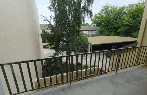 Phillip Apartment | Renovated 2B Unit Walking to Hospital