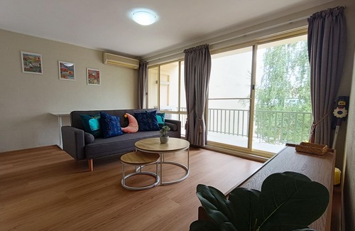 Phillip Apartment | Renovated 2B Unit Walking to Hospital