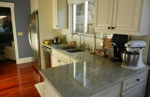 Northeast Carmel Cottage | Renovated 2BR, 2 Ba + Den Carmel Charmer - Gingerbread Cottage
