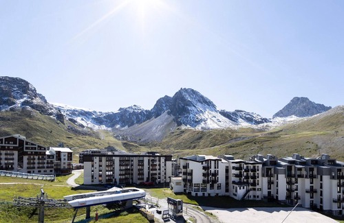 Val Claret Apartment | Renovated 3-bed duplex, ski-in/ski-out, Tignes Val Claret, 6-8 pers