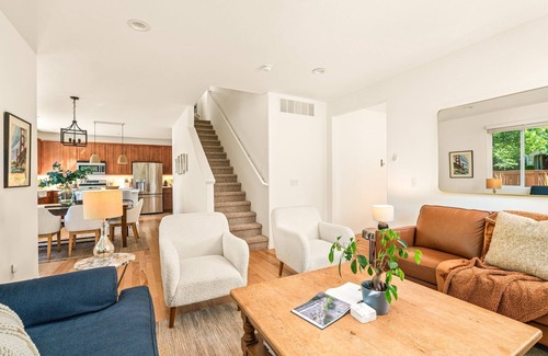 Lacey House | Renovated 3BR Retreat – Ideal for 30+ Day Stay
