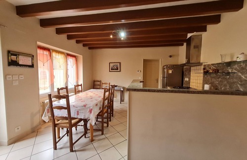 Nouan-sur-Loire Cottage | Renovated 4-Bedroom House near Loire Castles, Ideal for Families & Pros