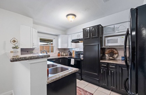 Pasadena House | Renovated 4-Bed Pasadena Home - Near Everything!