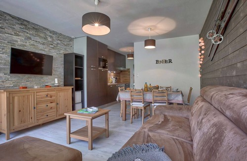 Eaux-Bonnes Apartment | Renovated 6-person apartment with south balcony and slope views in Gourette