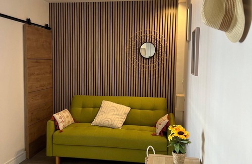 Downtown Le Havre Apartment | Renovated and fully-equipped Studio 48, ideally located. Pets allowed