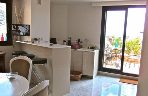 Beaulieu-sur-Mer Apartment | Renovated apartment, top floor, sea view, landscaped terrace 40m2,