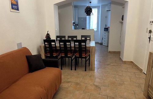 Antibes Old Town Apartment | Renovated apartment, classified furnished tourism 2 * wifi, beach at 300 m, 6 people