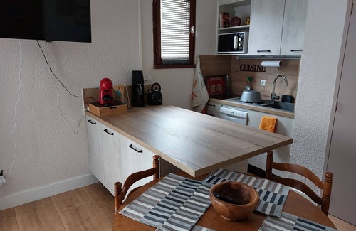 Embrun Apartment | Renovated apartment close to the lake