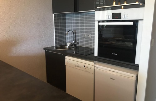 Le Moulleau Apartment | Renovated apartment in Moulleau with balcony and parking
