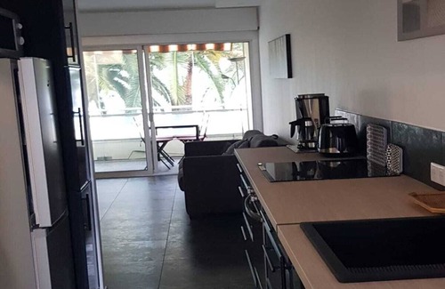 La Bocca Apartment | Renovated Apartment With Terrace Facing THE SEA