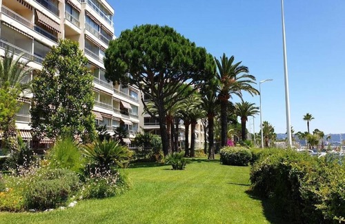 La Bocca Apartment | Renovated Apartment With Terrace Facing THE SEA