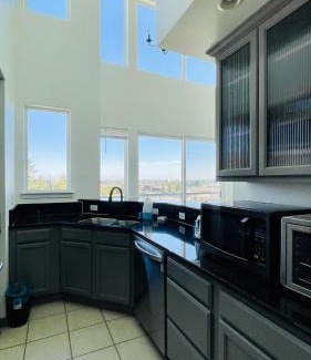 South Tacoma Apartment | Renovated Apartment -with Stunning Windows