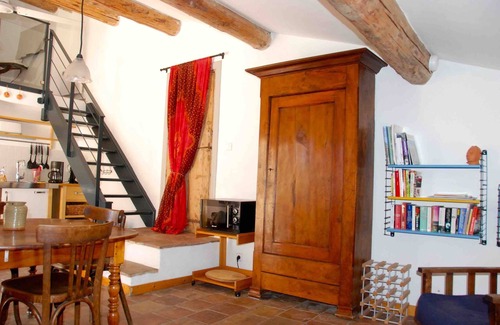 Uzes Apartment | Renovated apartment with terrace in the historic heart of Uzes