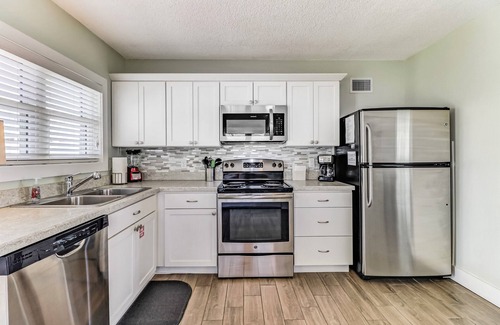 Fernandina Beach House | Renovated Beachfront Cottage with Old-Fashioned Amelia Island Charm!