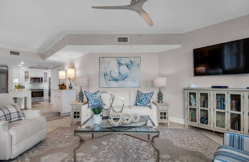 Miramar Beach Condo | RENOVATED, BeachFront, Pool, Bch Svc, wifi, Kitchen, Grill