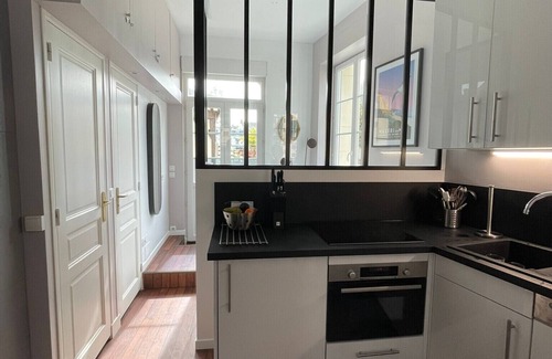 Villers-sur-Mer Apartment | Renovated bright F2 in hyper center town, 150m from the sea villers sur mer
