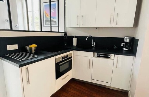 Villers-sur-Mer Apartment | Renovated bright F2 in hyper center town, 150m from the sea villers sur mer