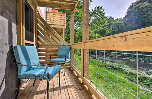 Burnsville Apartment | Renovated Burnsville Retreat with Deck and River Views