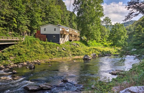 Burnsville Apartment | Renovated Burnsville Retreat with Deck and River Views
