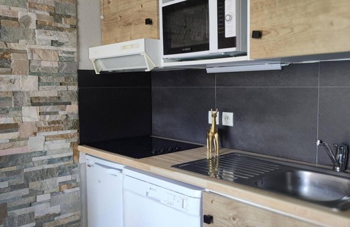 La Joue du Loup Ski Chalet | Renovated chalet 7 pers, 2 rooms, parking, pets allowed