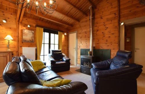 Weris Ski Chalet | Renovated chalet near Durbuy, cleaning included