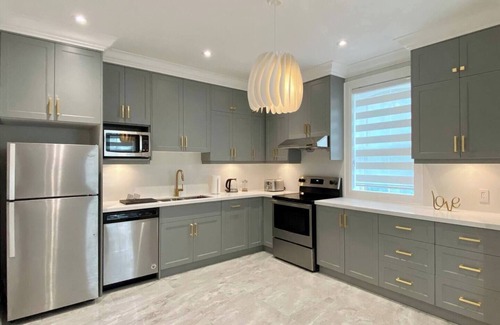 Vaughan House | Renovated & Chic Maple Heritage Home