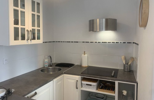 Sainte-Therese Apartment | Renovated cocooning studio near park clinic