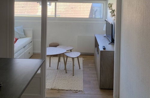 Sainte-Therese Apartment | Renovated cocooning studio near park clinic