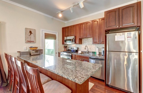 Ludlow Condo | Renovated condo w/shared seasonal pool & tennis - walk to trail