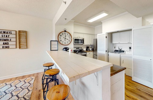 Sandestin Condo | Renovated condo with pools, hot tub, sauna, sports courts, & gym