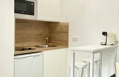 Saint-Roch Apartment | Renovated cosy nest and streetcar just a 1-minute walk away.