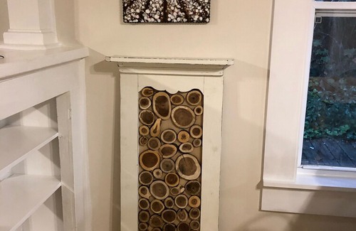 Monticello House | Renovated cottage in downtown Monticello, Close to Tallahassee!; Pet Friendly!