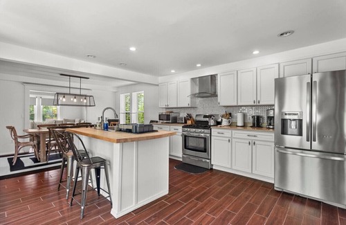 Bloomville House | Renovated Country Farmhouse – Private, Pet-Friendly & Family Ready