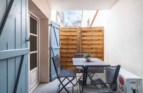 Cannes Old Town Apartment | Renovated Cozy Apartment in Cannes Meynadier