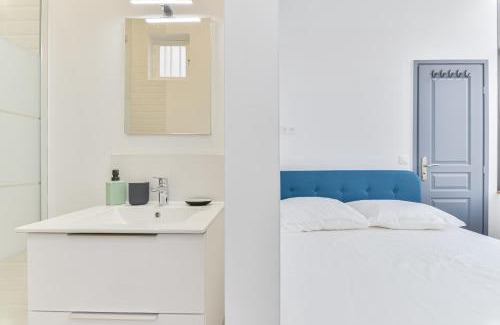 Necker Apartment | Renovated Design Apartment In Montparnasse