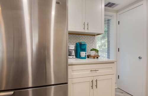 Palmetto Dunes Apartment | Renovated/Direct Ocean FT/1BR/1.5BA/Pool/Spa/Walk-in Shower/Roku Smart TVs/WiFi