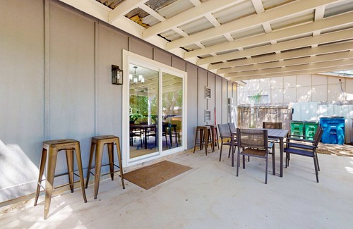 Franklin Park House | Renovated dog-friendly home with kitchen, patio, close to Downtown