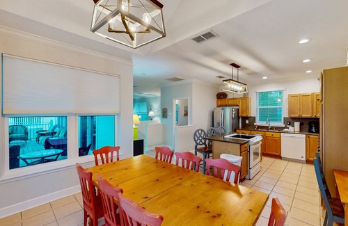 East End House | Renovated dog-friendly home with private pool & spacious decks - near the beach