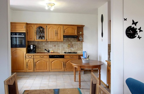 Luxeuil-les-Bains Apartment | Renovated Family Apartment with Garden & BBQ, Luxeuil-les-Bains
