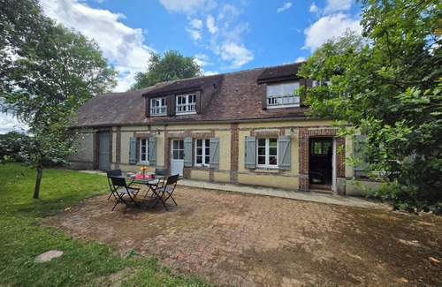 Les Ressuintes House | Renovated family farmhouse in the countryside