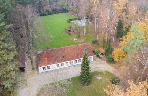 Meir House | Renovated farm with heated pool